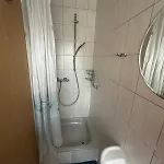 Center - 4 With Kitchen And 2 Bathrooms *