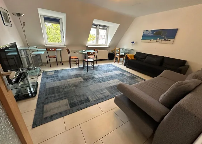 Center - 4 With Kitchen And 2 Bathrooms *