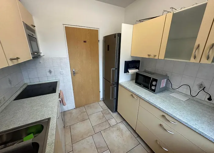 Center - 4 With Kitchen And 2 Bathrooms דירה