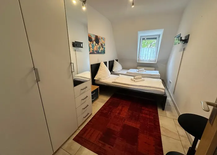 Center - 4 With Kitchen And 2 Bathrooms